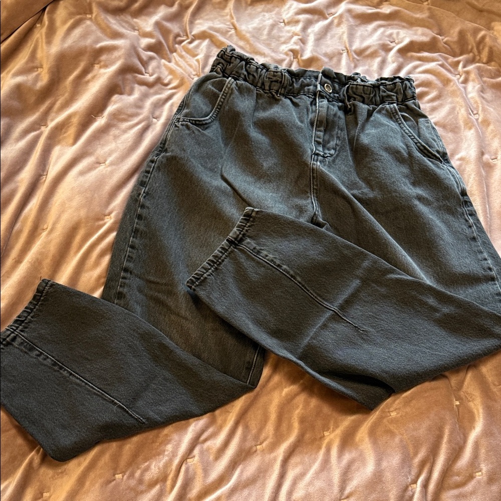 Zara Black Denim Paperbag Waisted Cropped Jeans